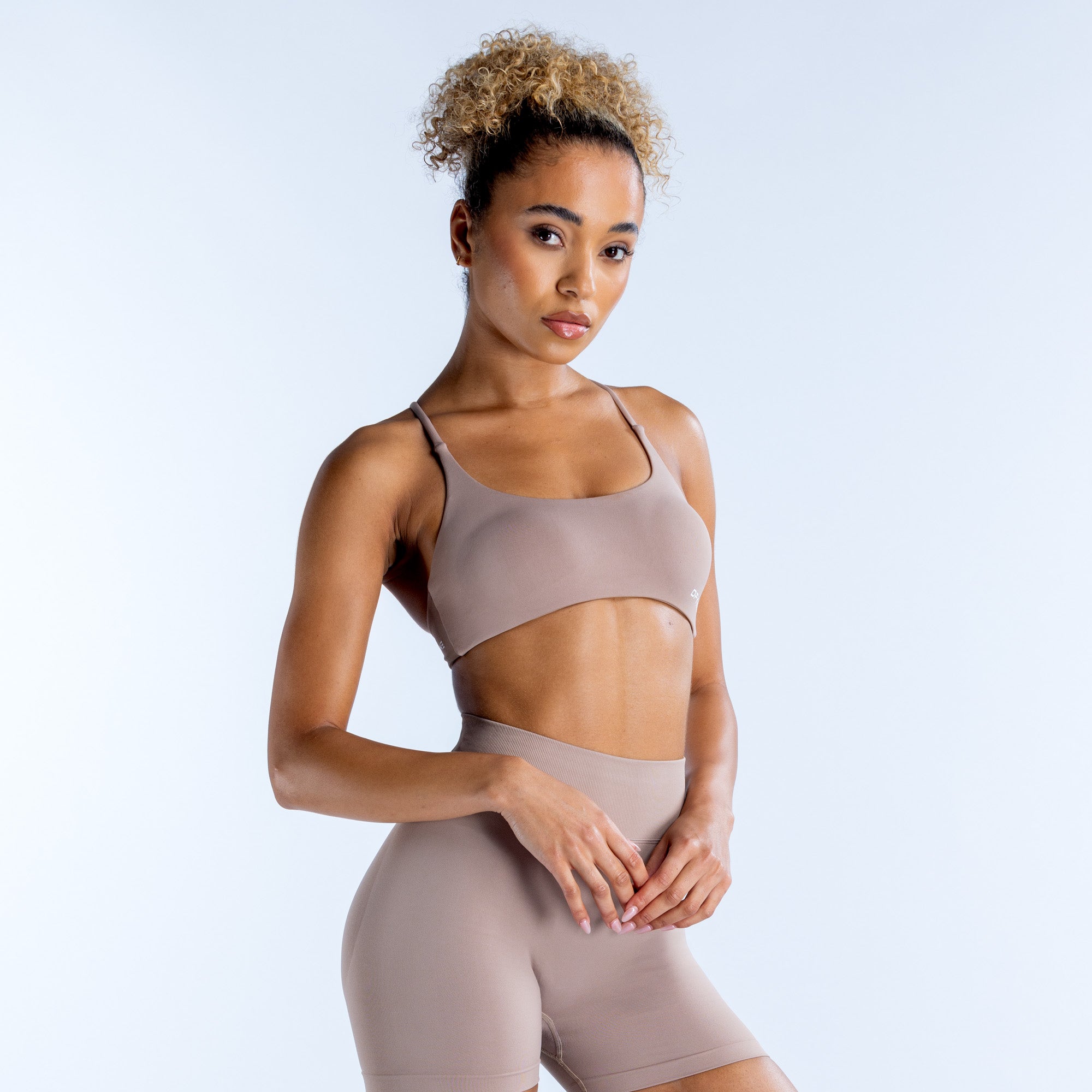 DFYNE Dynamic Twist Back Sport BH Dam Beige | 4109873-FM