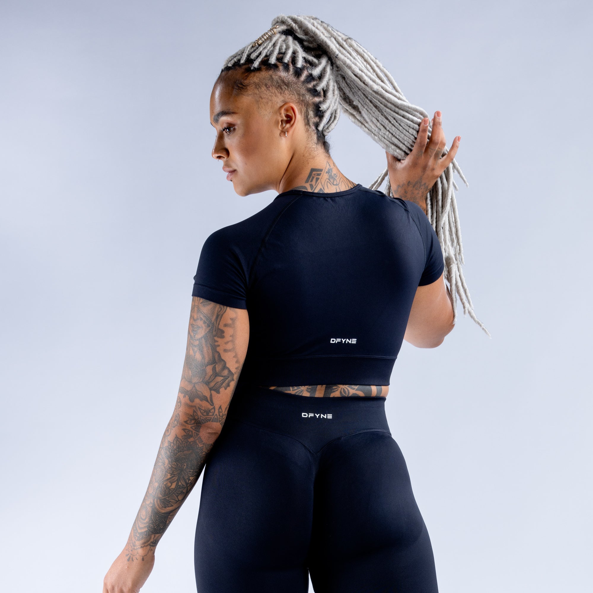 DFYNE Impact Crop Top Dam Svarta | 8279134-IR